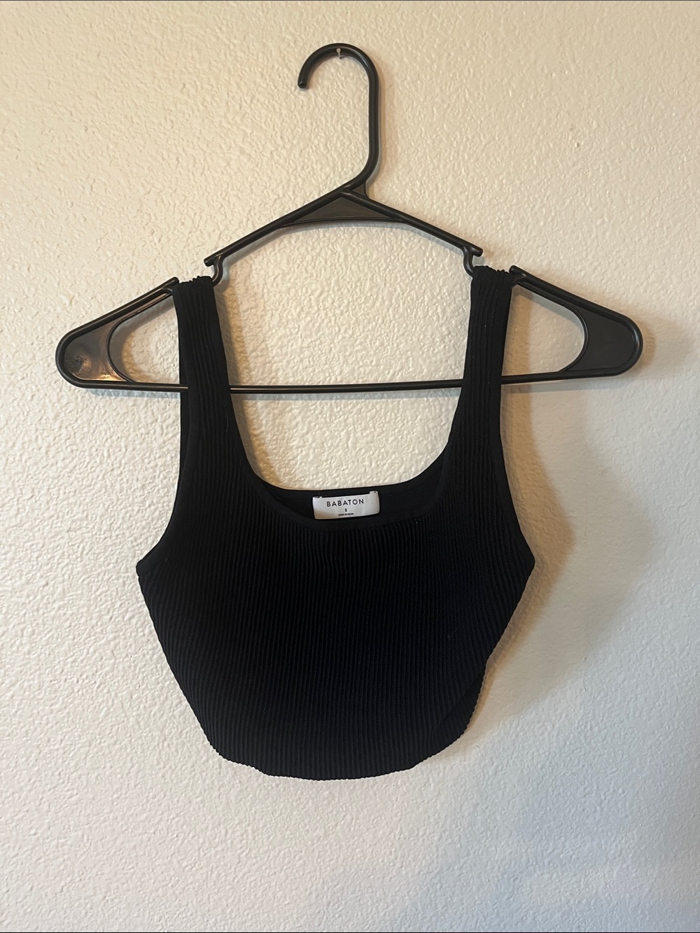 Babaton Black Ribbed Cropped Tank